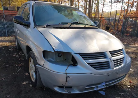 2005 Dodge Caravan Sxt z USA, uszkodzony, nr VIN 1D4GP45R55B239941